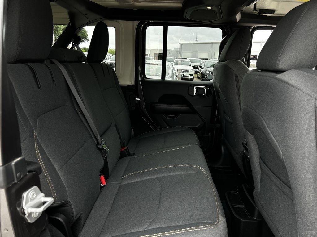 Jeep Wrangler 4xe Sahara 2025