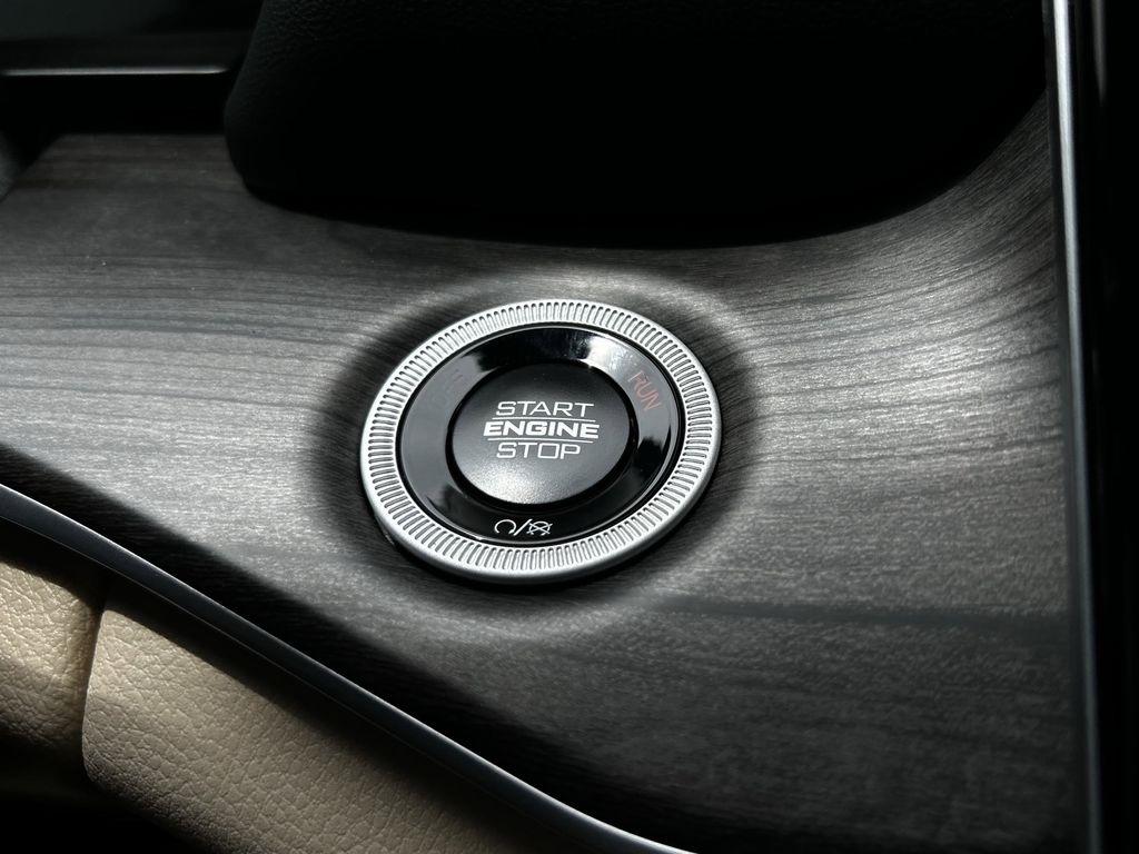 Jeep Grand Cherokee Limited 4WD 2025