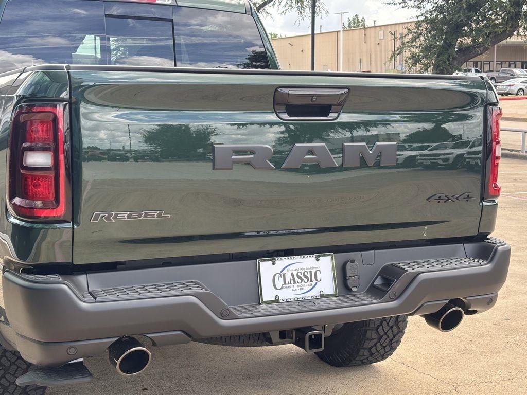 RAM 1500 Rebel Crew Cab SB 4WD 2026