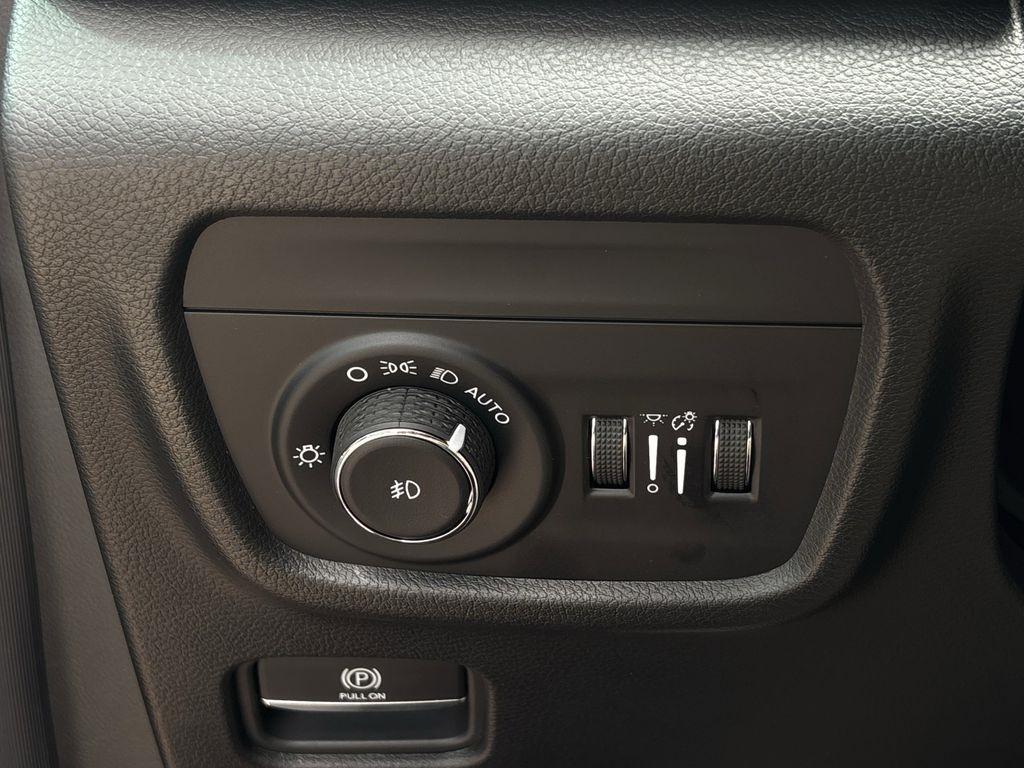 Jeep Grand Cherokee Limited 4WD 2026