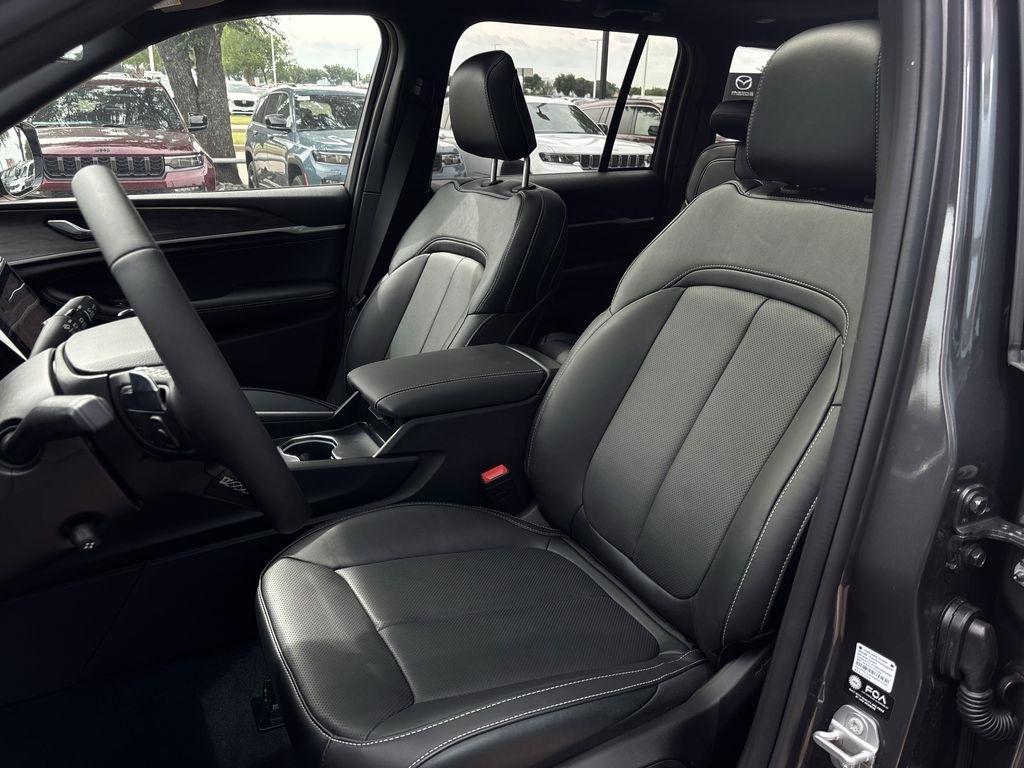 Jeep Grand Cherokee Limited 4WD 2026