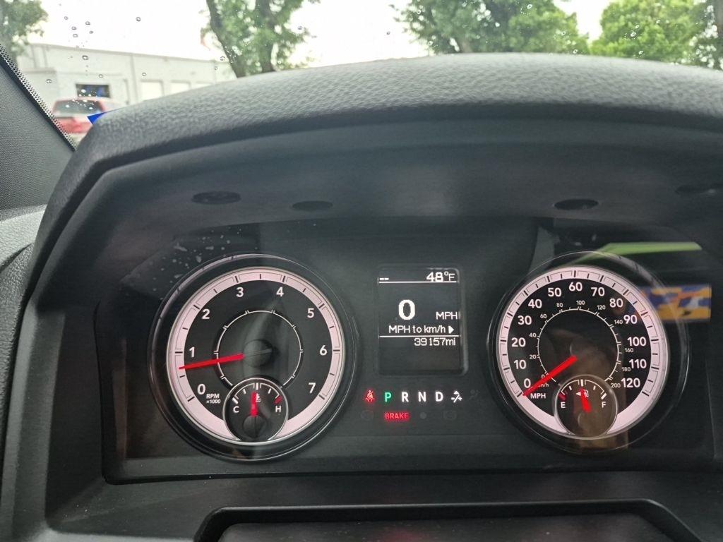 RAM 1500 SLT Quad Cab 4WD 2022