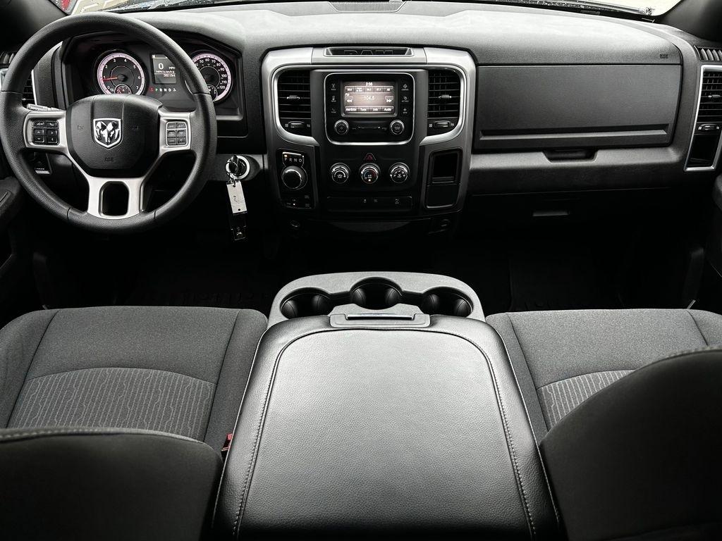 RAM 1500 SLT Quad Cab 4WD 2022