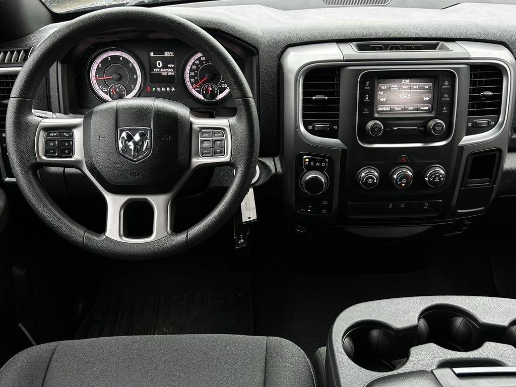 RAM 1500 SLT Quad Cab 4WD 2022