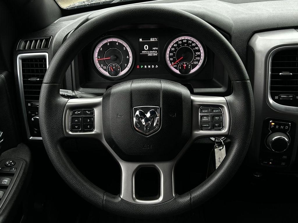 RAM 1500 SLT Quad Cab 4WD 2022