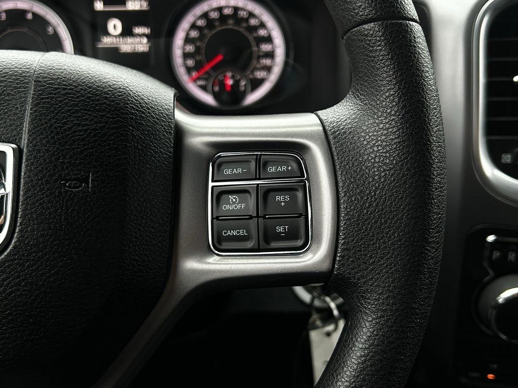 RAM 1500 SLT Quad Cab 4WD 2022