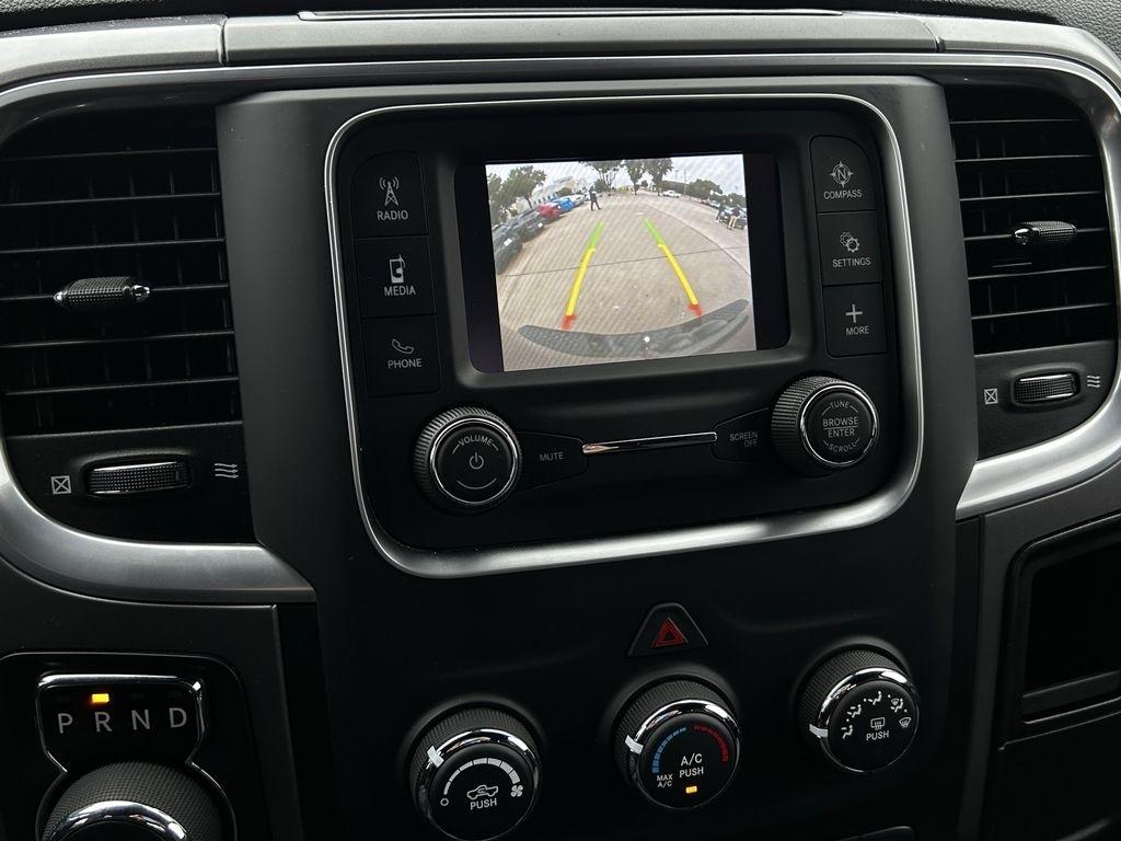 RAM 1500 SLT Quad Cab 4WD 2022