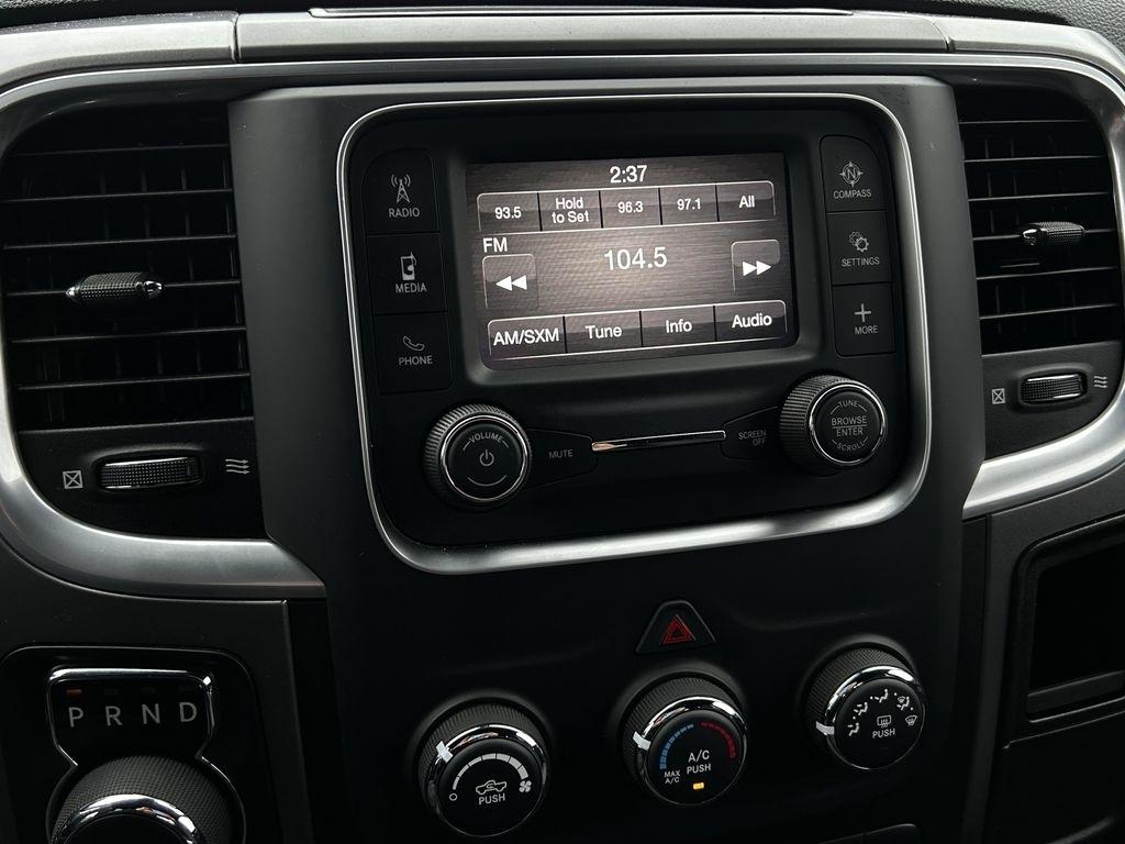 RAM 1500 SLT Quad Cab 4WD 2022