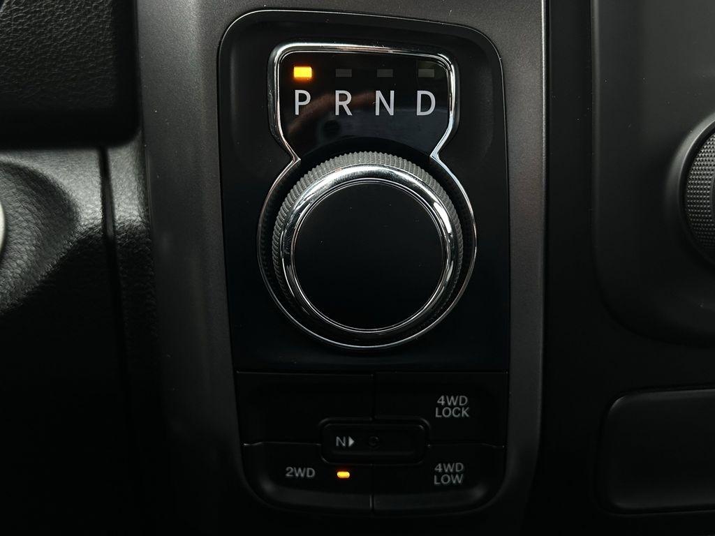 RAM 1500 SLT Quad Cab 4WD 2022
