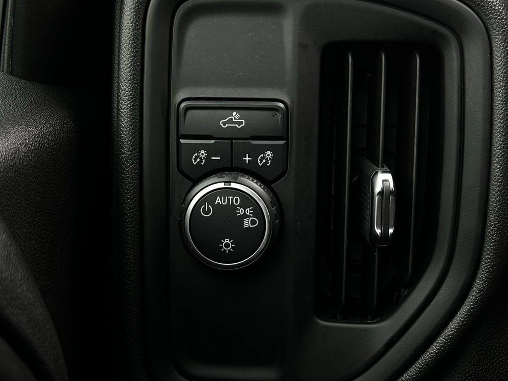 Chevrolet Silverado 1500 Custom Crew Cab Short Box 2WD 2021