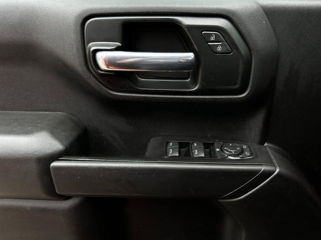 Chevrolet Silverado 1500 Custom Crew Cab Short Box 2WD 2021