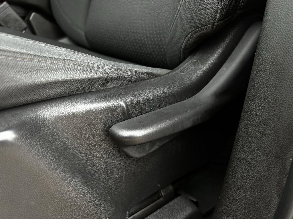 Chevrolet Silverado 1500 Custom Crew Cab Short Box 2WD 2021