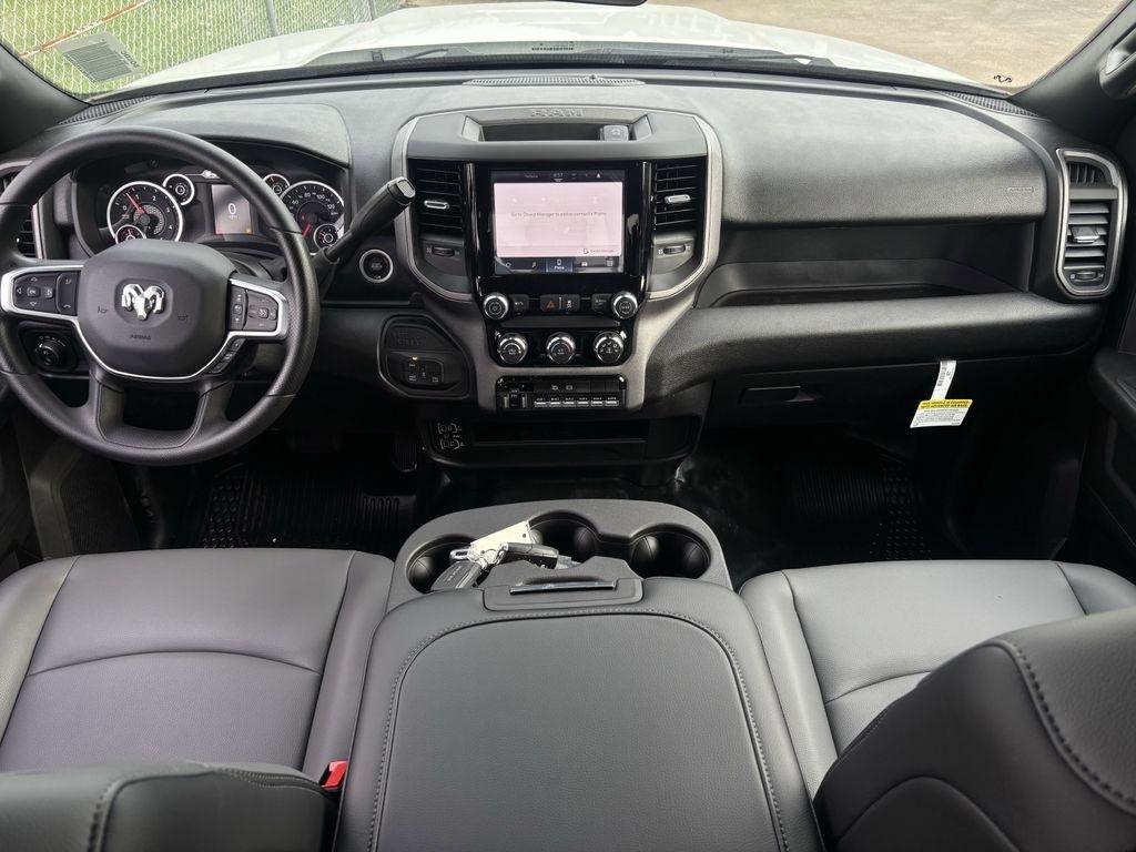 RAM 2500 Tradesman Crew Cab SWB 4WD 2026