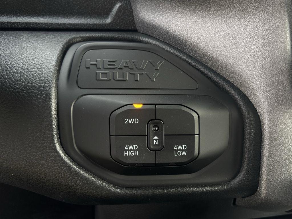 RAM 2500 Tradesman Crew Cab SWB 4WD 2026