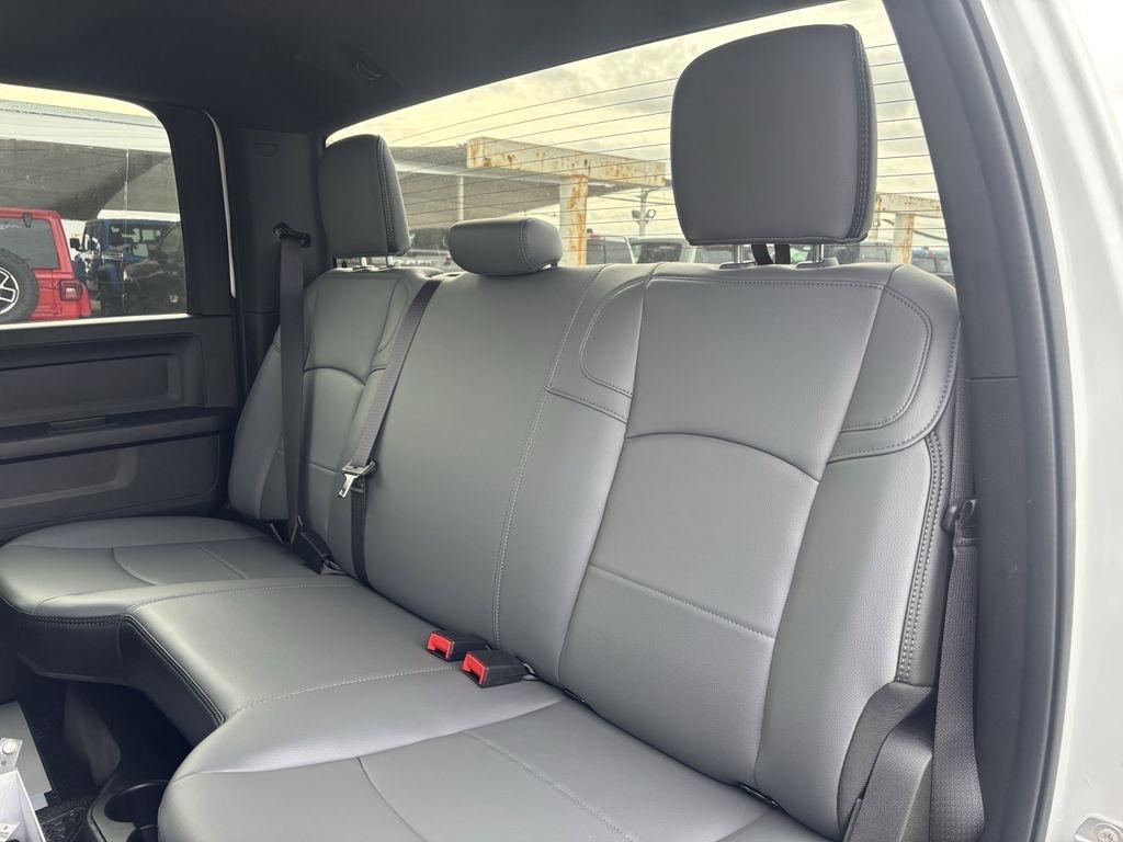 RAM 2500 Tradesman Crew Cab SWB 4WD 2026