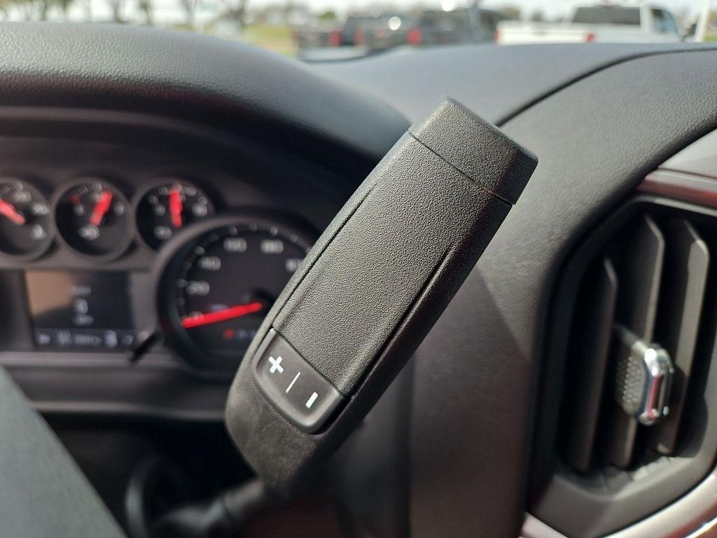 GMC Sierra 1500 Pro Crew Cab Short Box 4WD 2024