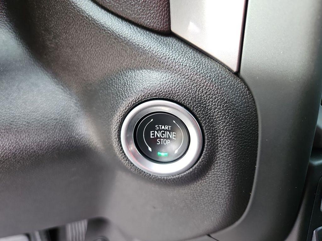 GMC Sierra 1500 Pro Crew Cab Short Box 4WD 2024