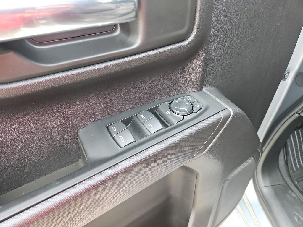 GMC Sierra 1500 Pro Crew Cab Short Box 4WD 2024