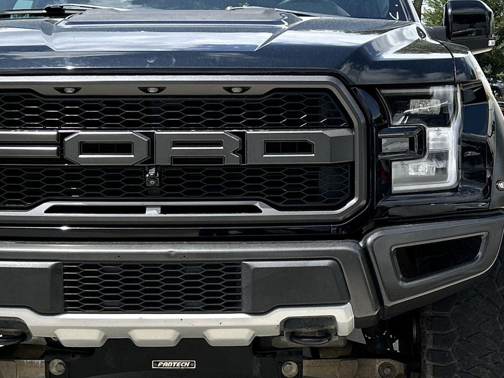 Ford F-150 Raptor SuperCrew 4WD 2017