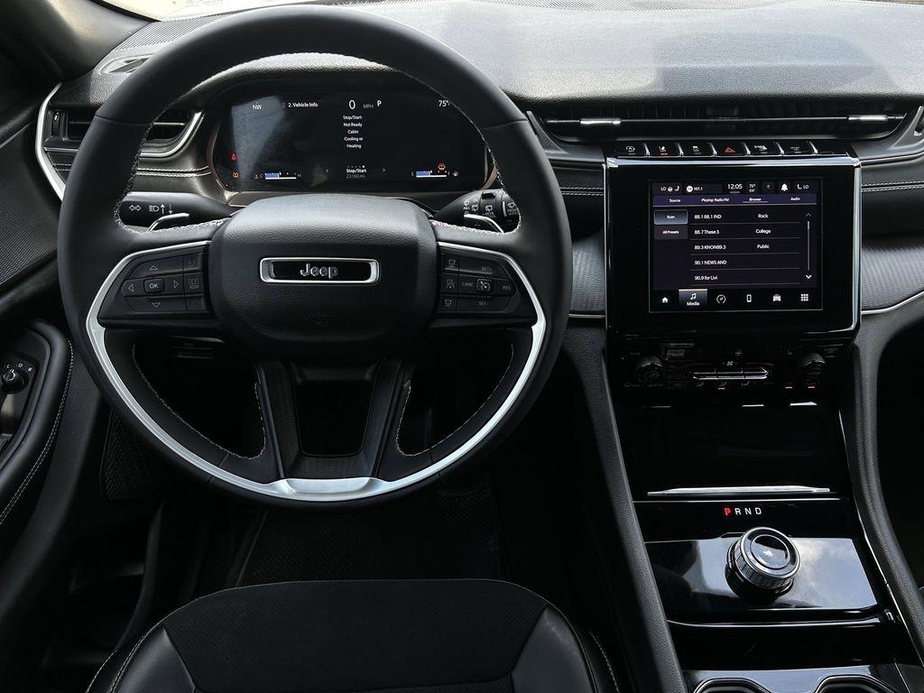 Jeep Grand Cherokee L Laredo 2023