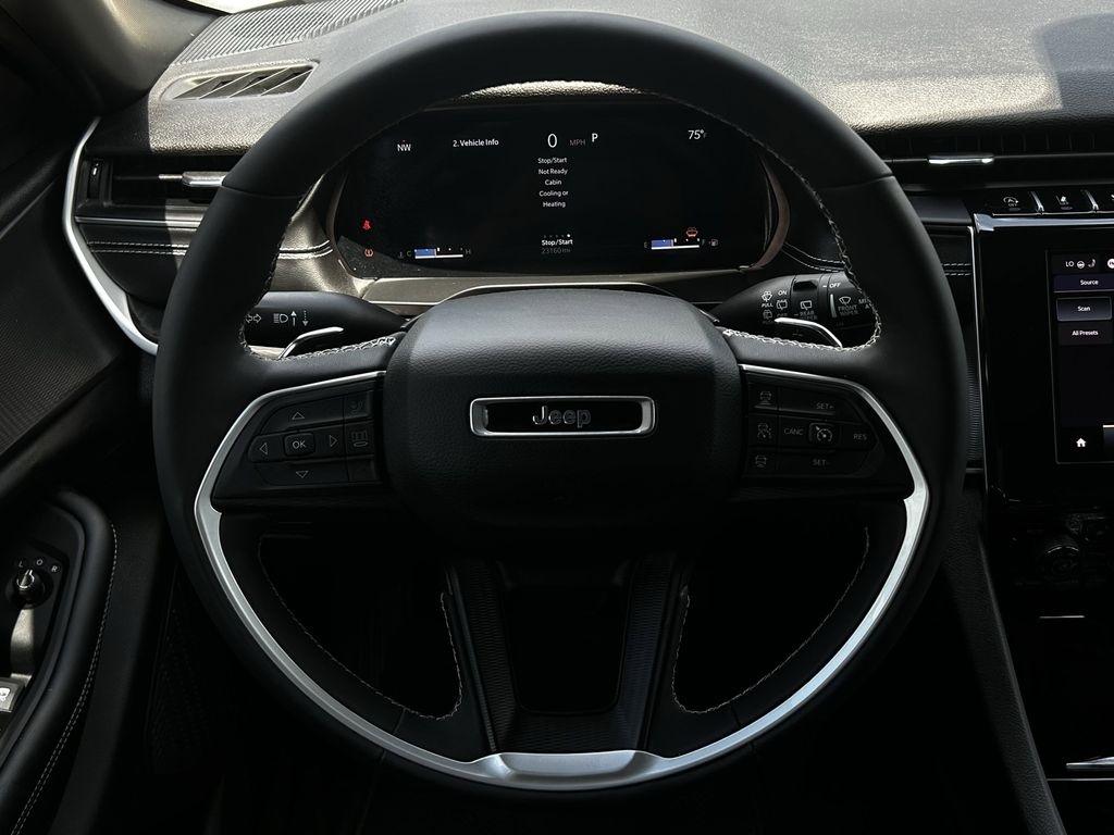 Jeep Grand Cherokee L Laredo 2023