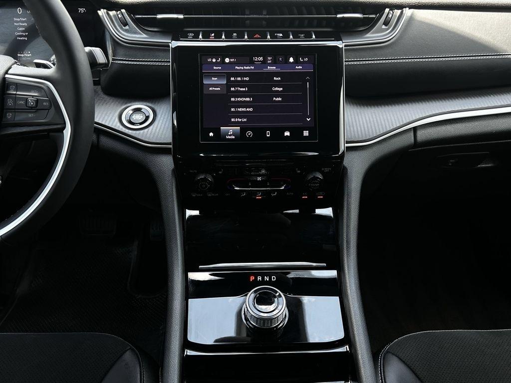 Jeep Grand Cherokee L Laredo 2023