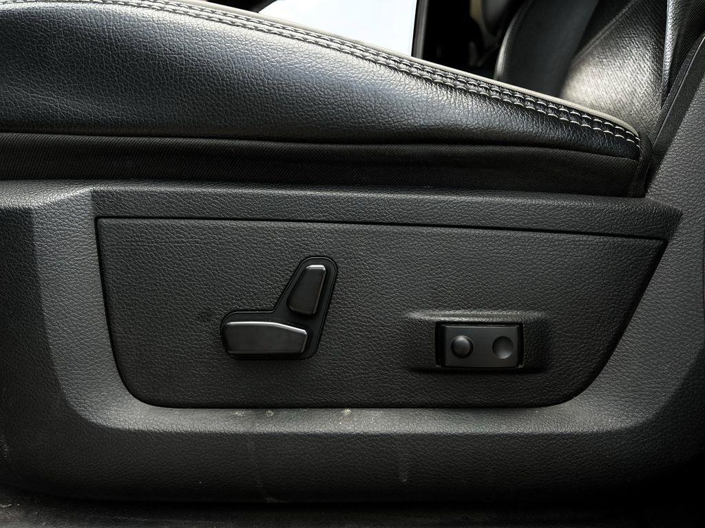 RAM 3500 Laramie Crew Cab LWB 4WD DRW 2024
