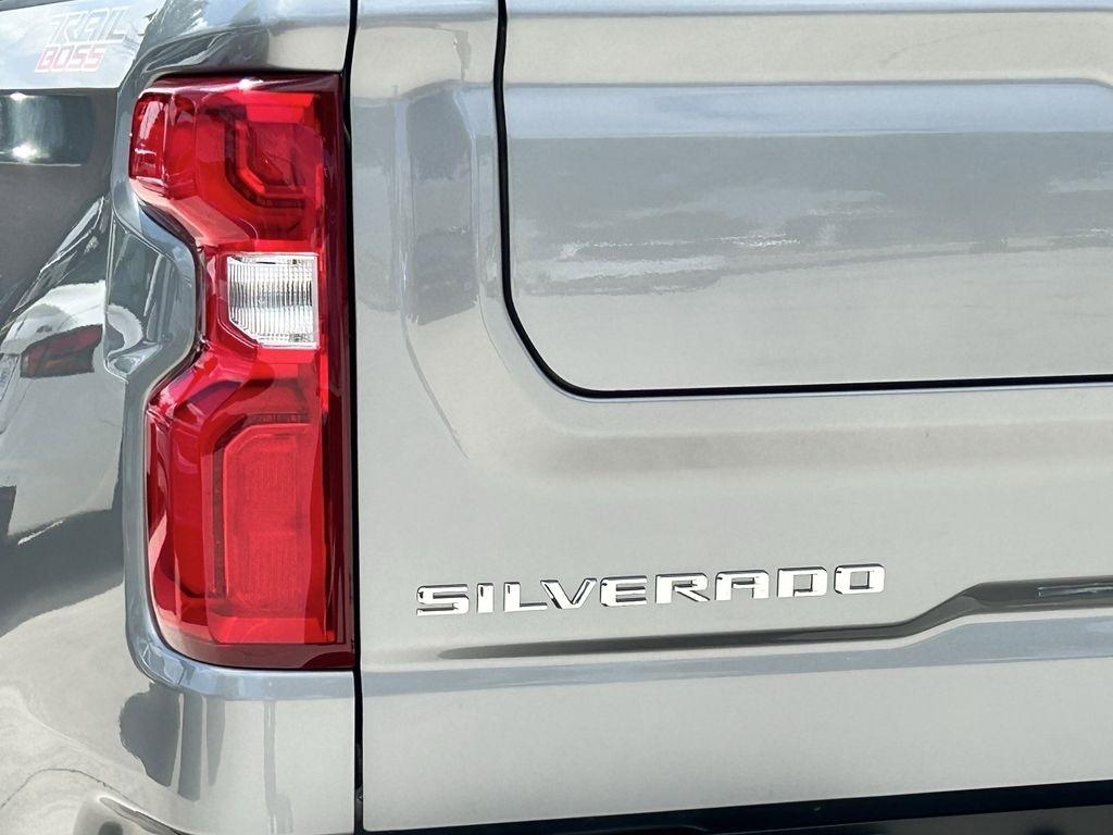 Chevrolet Silverado 1500 Trail Boss LT Crew Cab 4WD 2025