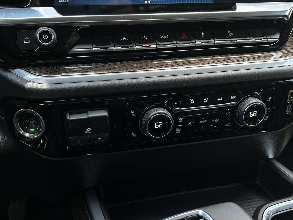 Chevrolet Silverado 1500 Trail Boss LT Crew Cab 4WD 2025