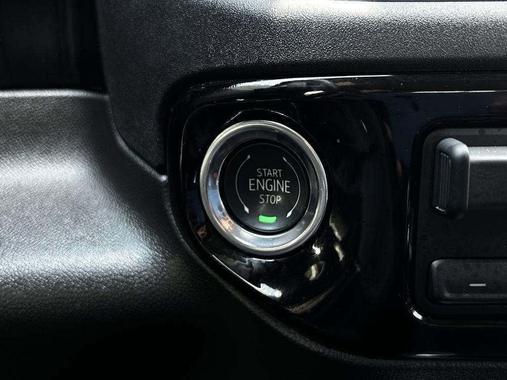 Chevrolet Silverado 1500 Trail Boss LT Crew Cab 4WD 2025