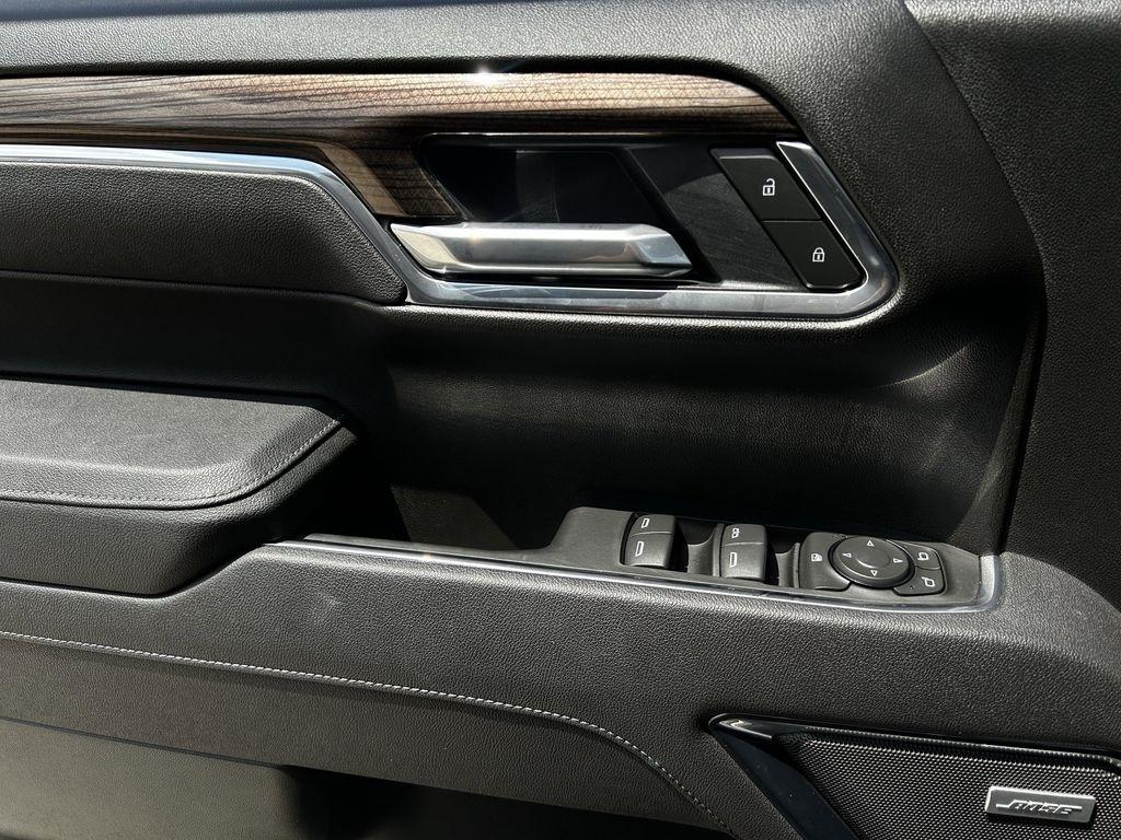 Chevrolet Silverado 1500 Trail Boss LT Crew Cab 4WD 2025