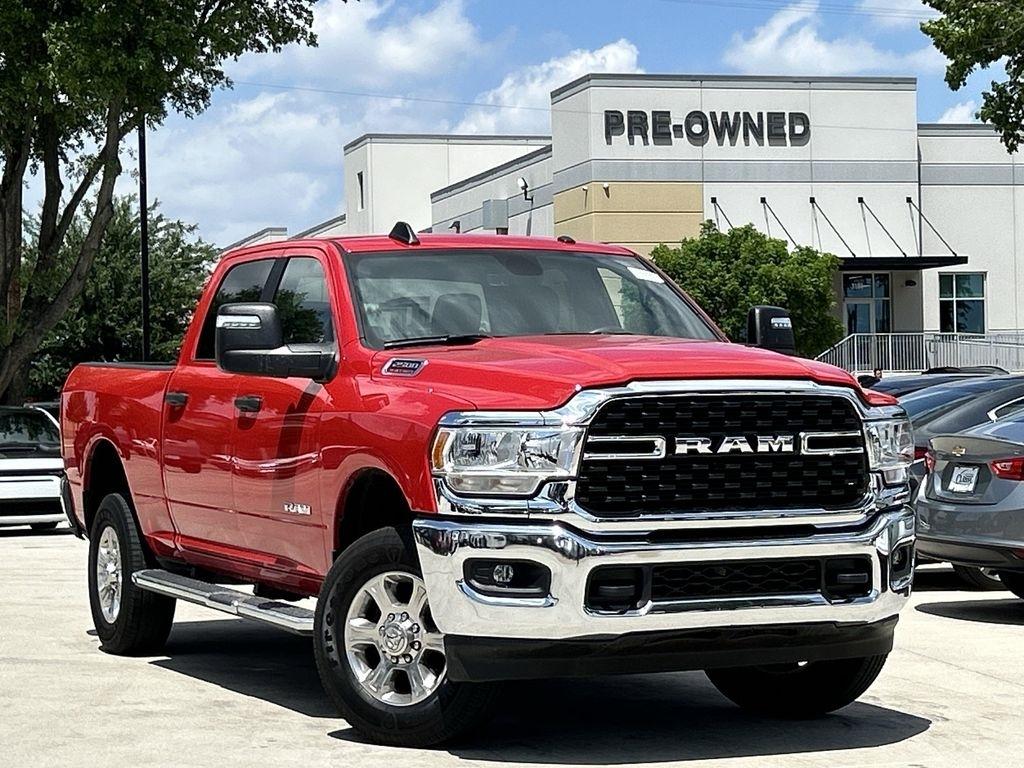 RAM 2500 Tradesman Crew Cab SWB 4WD 2024