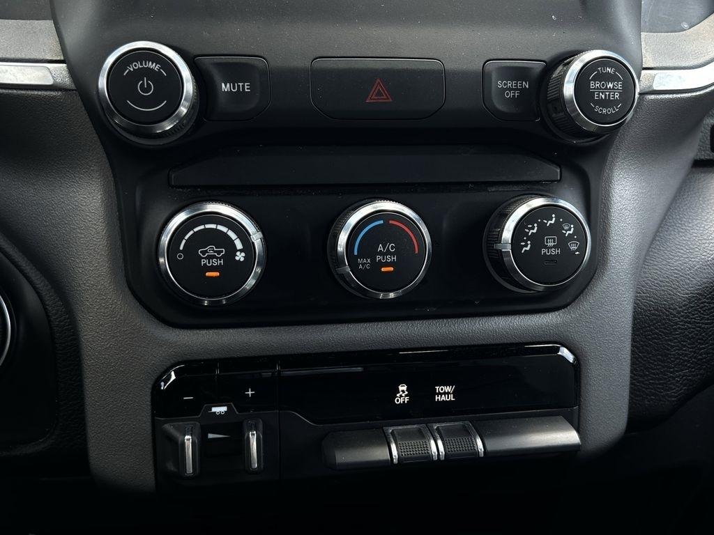 RAM 2500 Tradesman Crew Cab SWB 4WD 2024