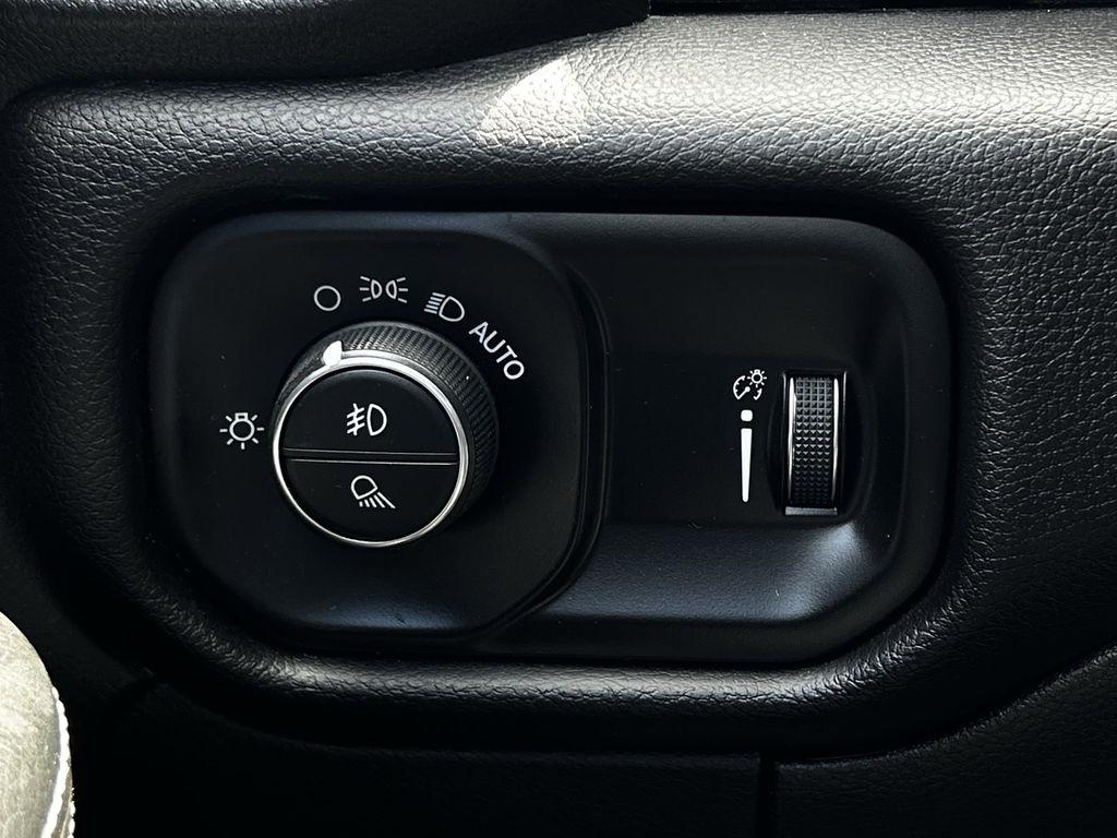 RAM 2500 Tradesman Crew Cab SWB 4WD 2024