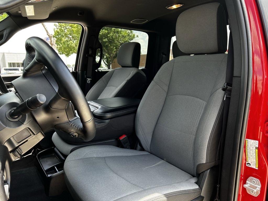 RAM 2500 Tradesman Crew Cab SWB 4WD 2024