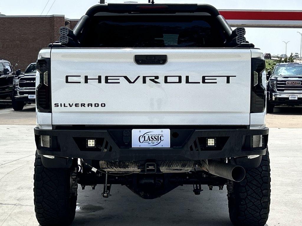 Chevrolet Silverado 2500HD LT Crew Cab Long Box 4WD 2024