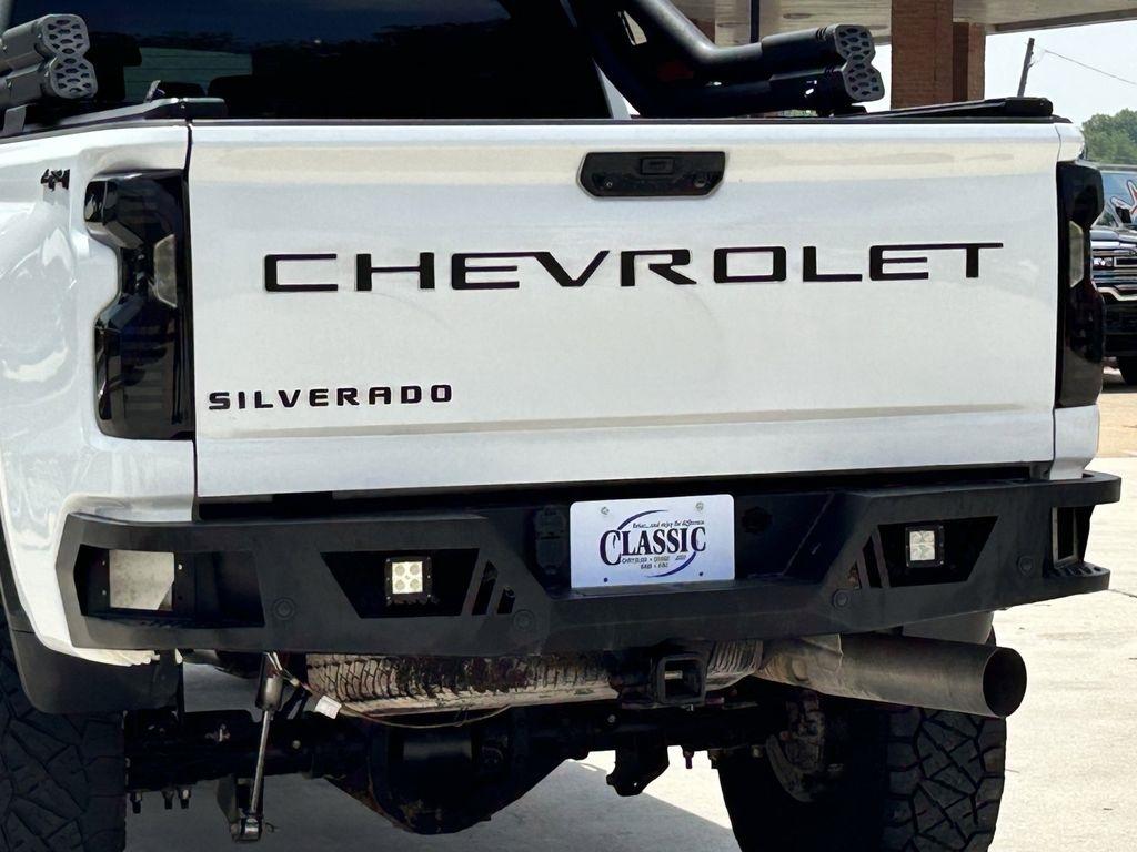 Chevrolet Silverado 2500HD LT Crew Cab Long Box 4WD 2024