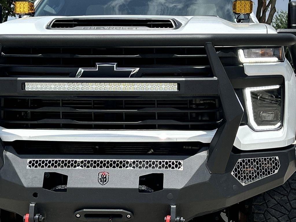 Chevrolet Silverado 2500HD LT Crew Cab Long Box 4WD 2024