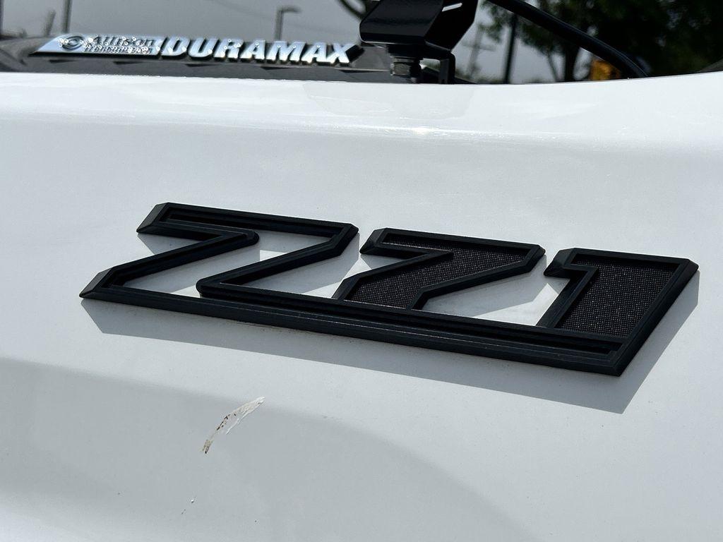 Chevrolet Silverado 2500HD LT Crew Cab Long Box 4WD 2024