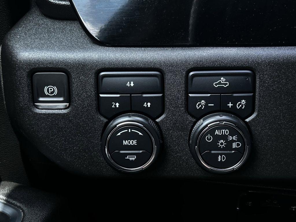Chevrolet Silverado 2500HD LT Crew Cab Long Box 4WD 2024