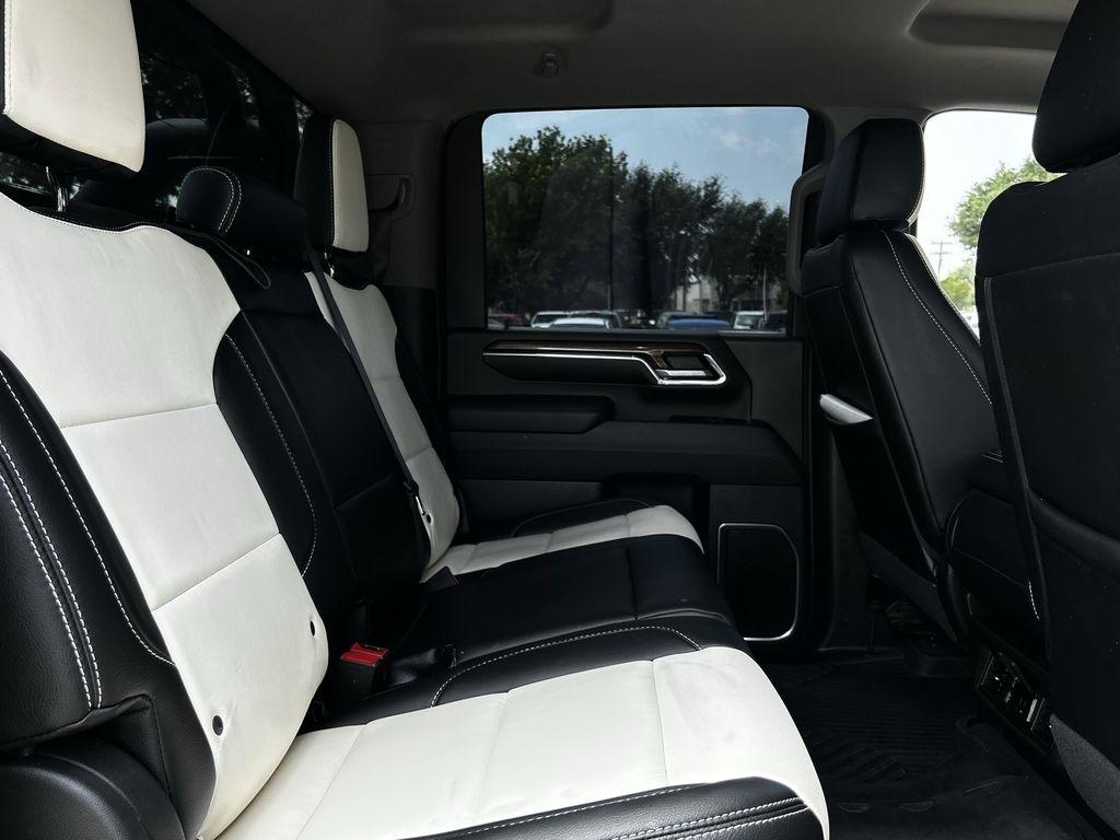 Chevrolet Silverado 2500HD LT Crew Cab Long Box 4WD 2024