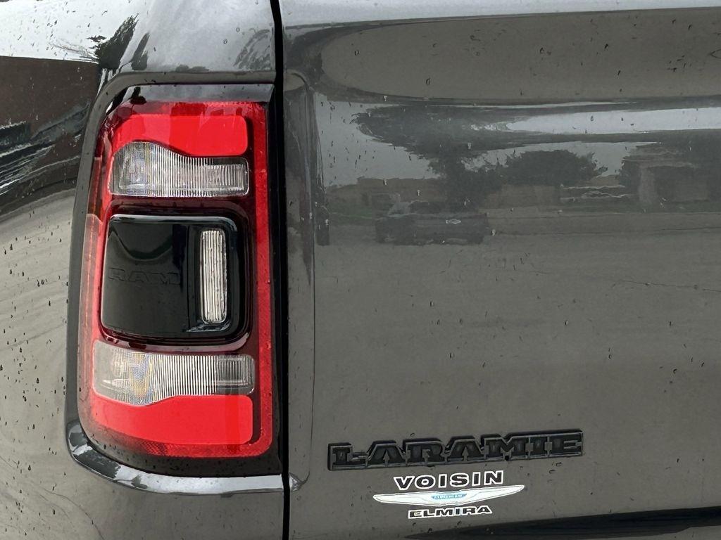 RAM 1500 Laramie Crew Cab SWB 4WD 2022