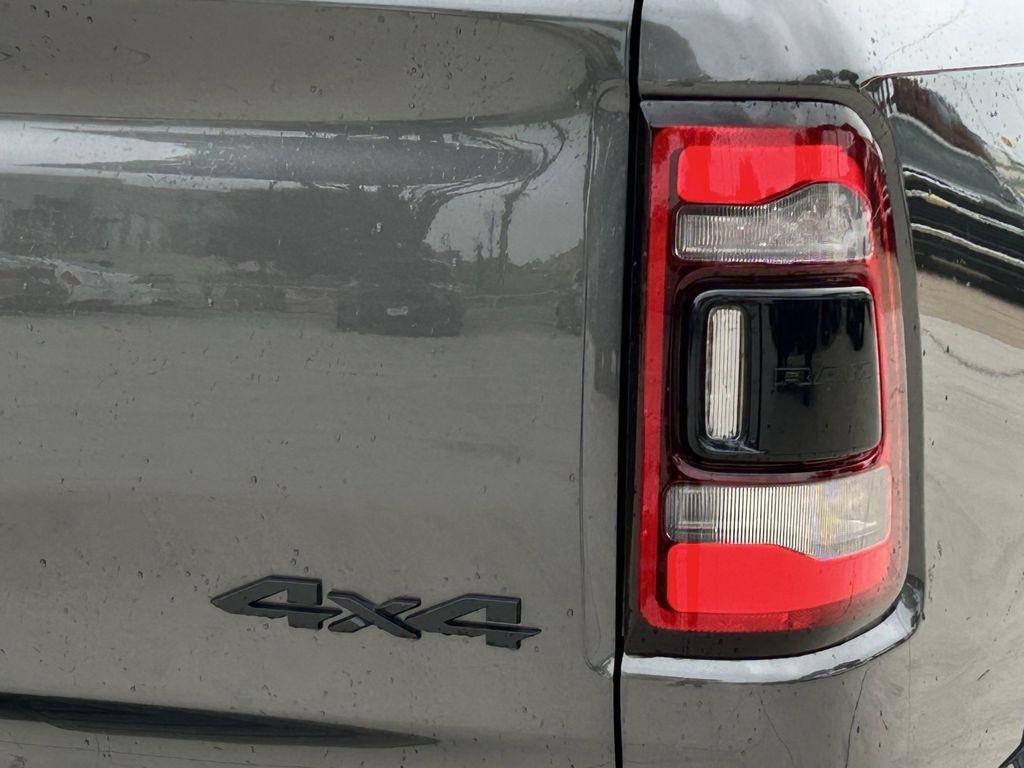 RAM 1500 Laramie Crew Cab SWB 4WD 2022