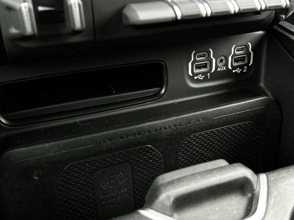 RAM 1500 Laramie Crew Cab SWB 4WD 2022