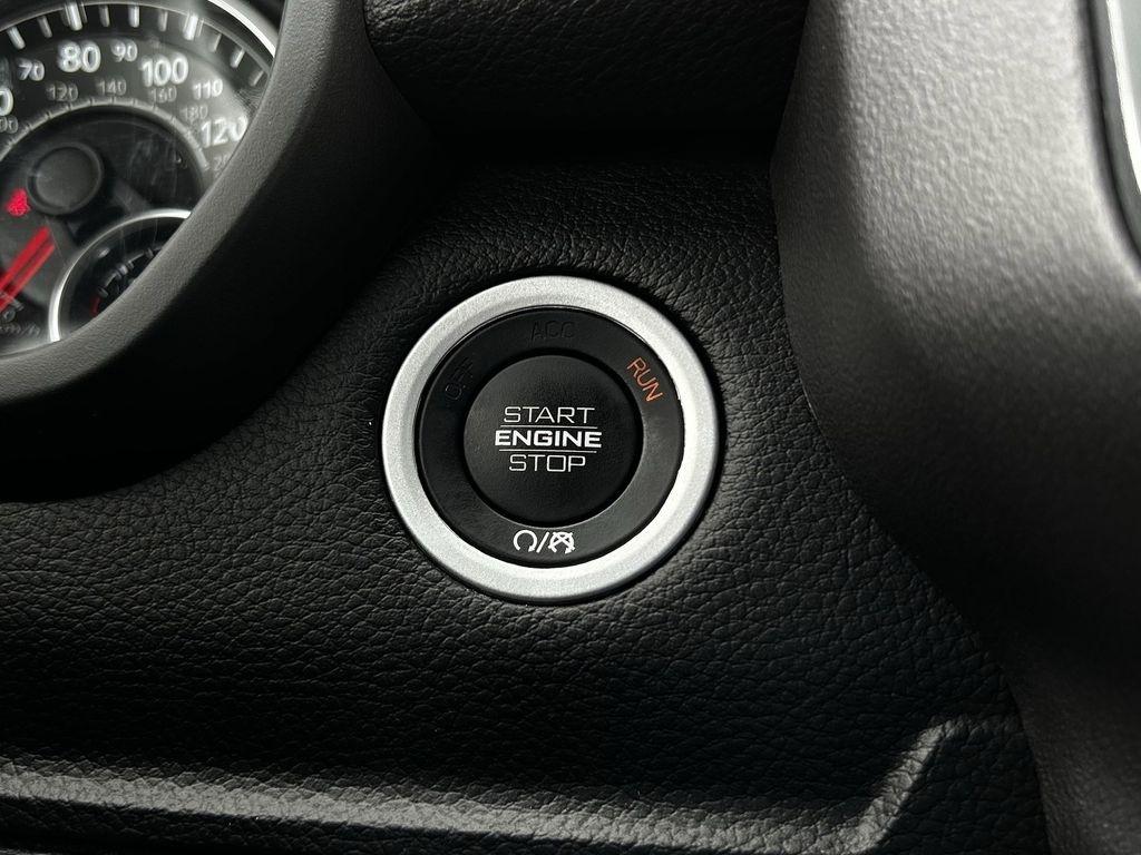 RAM 1500 Laramie Crew Cab SWB 4WD 2022