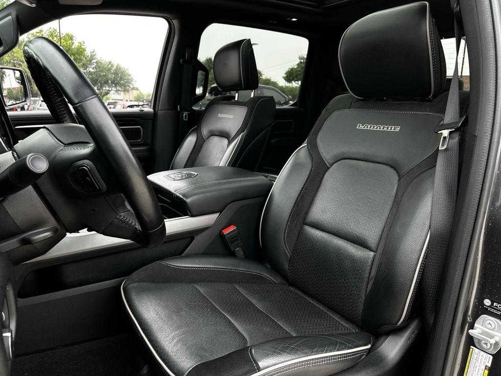 RAM 1500 Laramie Crew Cab SWB 4WD 2022