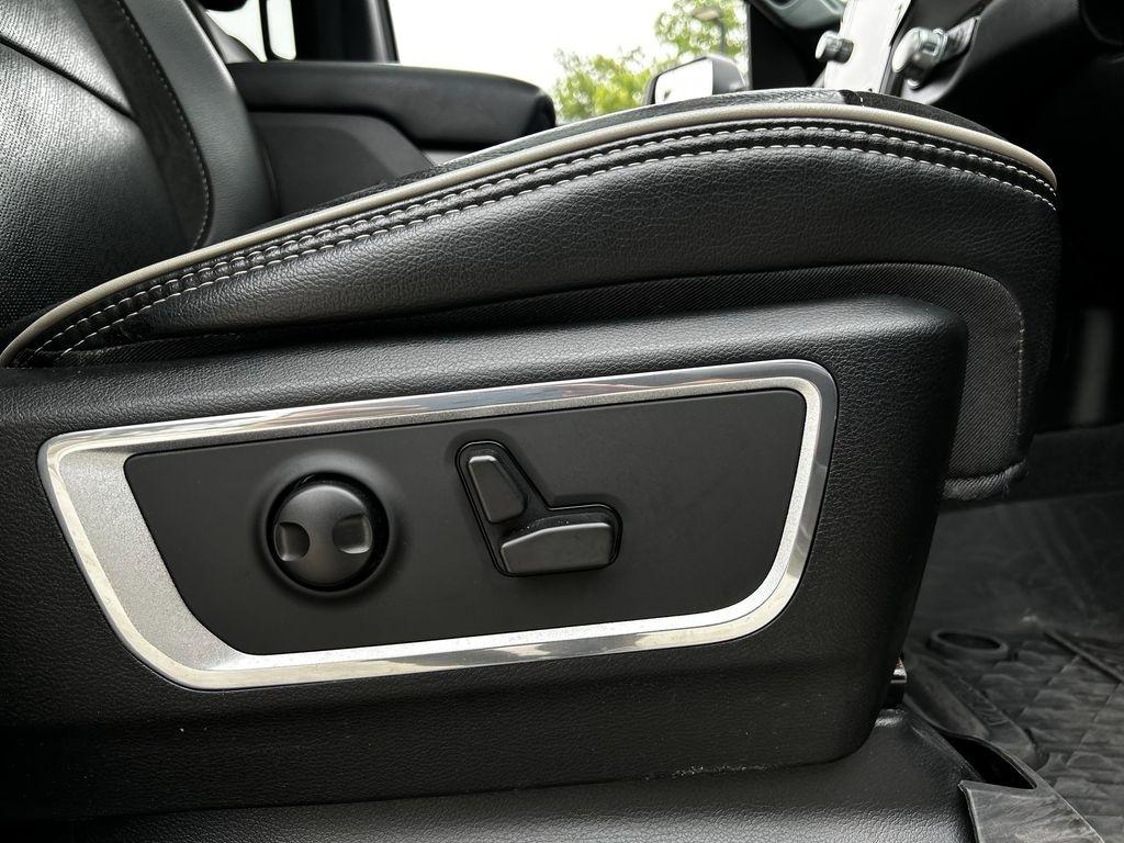RAM 1500 Laramie Crew Cab SWB 4WD 2022
