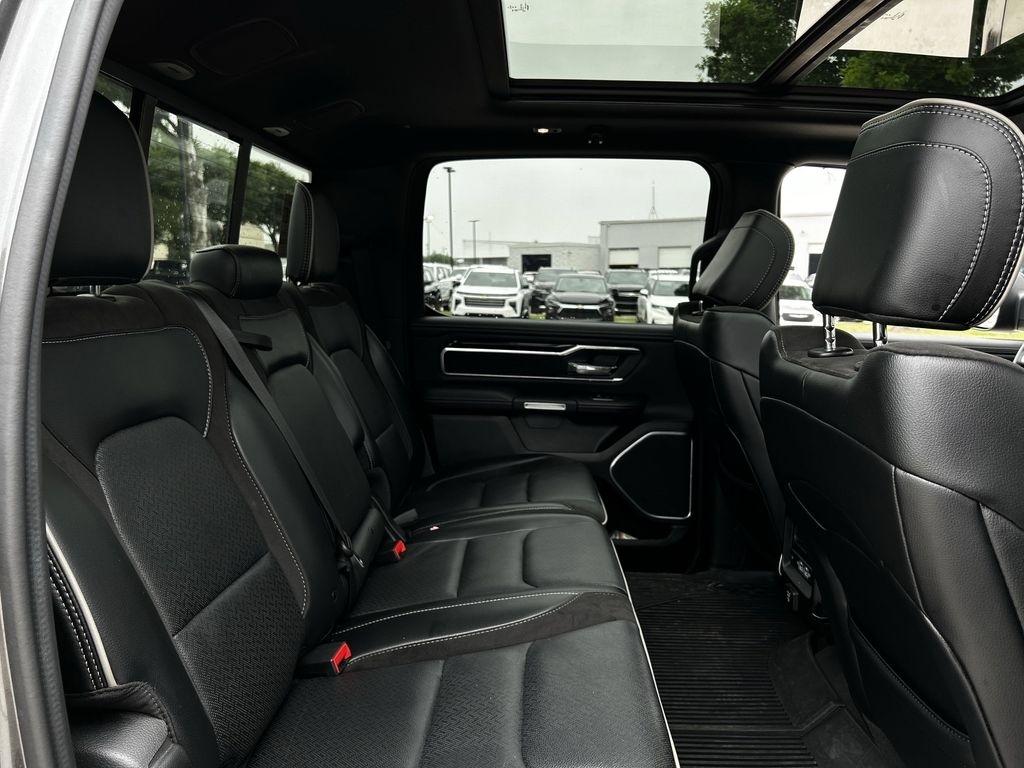 RAM 1500 Laramie Crew Cab SWB 4WD 2022