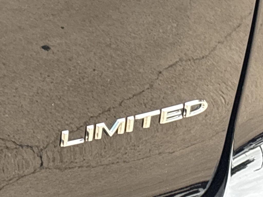 Chrysler Pacifica Limited 2026