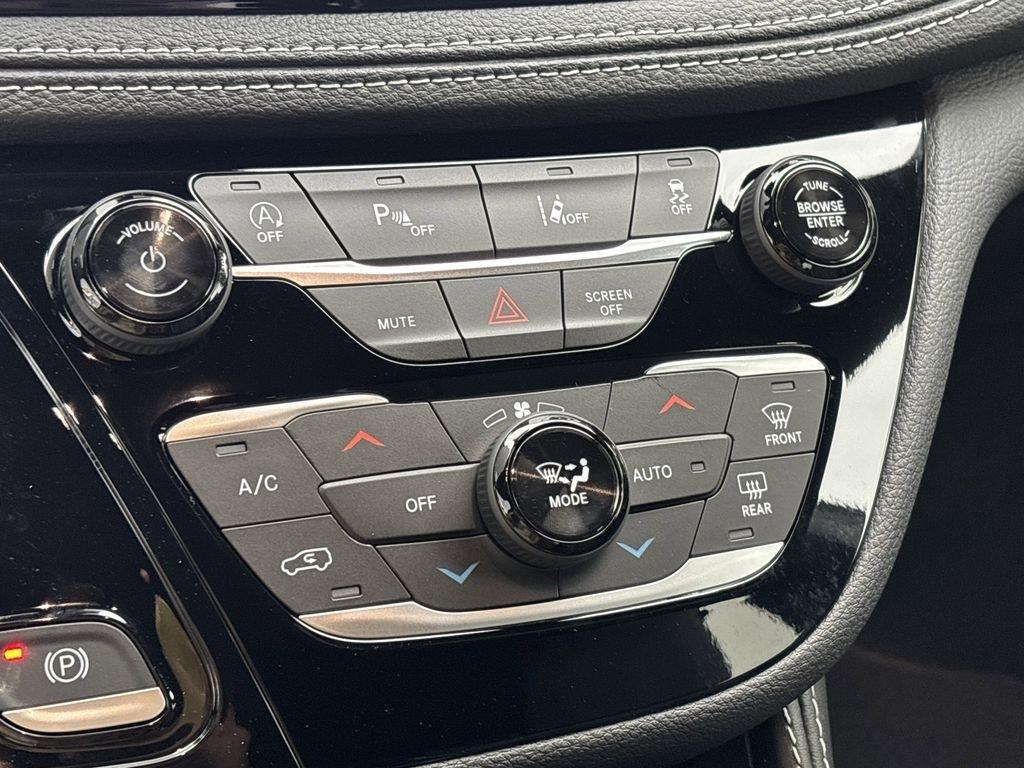 Chrysler Pacifica Limited 2026